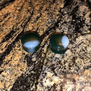 5/8” Dark Green & White Stone Plugs